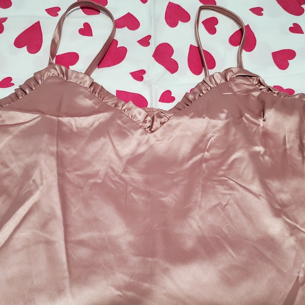 Light pink stain top